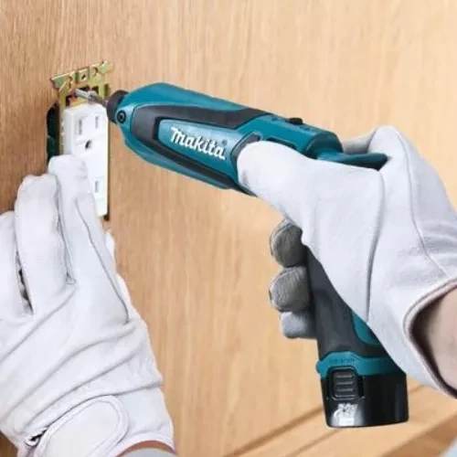 Аккумуляторная ударная отвертка Makita TD021DSE купить в Нефтеюганске