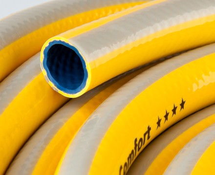 Шланг RACO COMFORT поливочный, 25атм., армированный, 3-х слойный, 3/4&quot;х50м 40303-3/4-50_z01 купить в Нефтеюганске