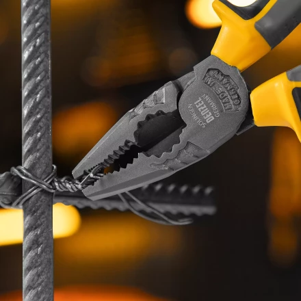 Плоскогубцы комбинированные 205 мм Denzel 17082, трехкомпонентные рукоятки купить в Нефтеюганске