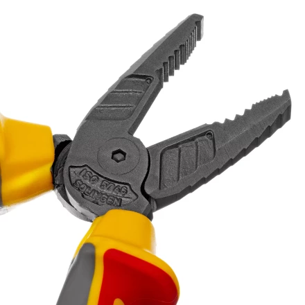 Плоскогубцы комбинированные Denzel 17085, диэлектрические трехкомпонентные рукоятки до 1000 В, 165 мм купить в Нефтеюганске