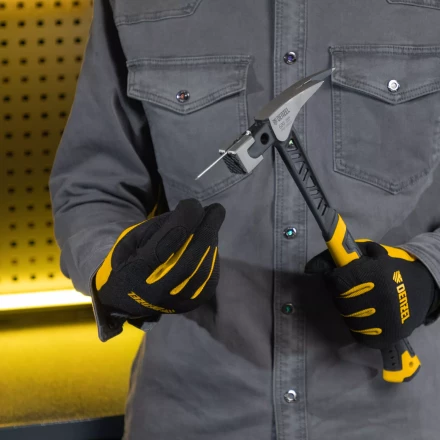 Молоток кровельщика 600 г, цельнокованый, боек с магнитом, двухкомп. обрезин. рук-ка Denzel 10623 купить в Нефтеюганске