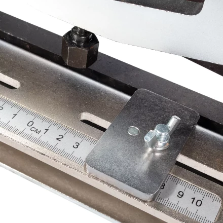 Шинорез гидравлический КВТ ШР-200 с прямым лезвием для шин шириной до 200 мм (85141) купить в Нефтеюганске