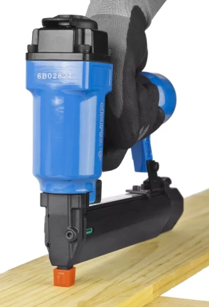 Степлер (гвозде/скобозабиватель) пневматический для скоб тип 55 (16-30 мм) и тип 300 (10-35 мм) 3192 серия ПРОФЕССИОНАЛ купить в Нефтеюганске