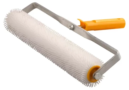 Валик игольчатый STAYER для наливных полов в сборе, пластмассовые иглы, бюгель 8мм, 75х400мм 03951-40 купить в Нефтеюганске