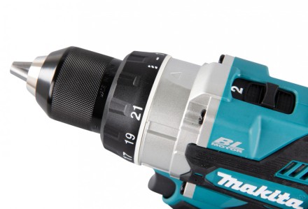 Аккумуляторная дрель-шуруповерт Makita DDF486RT купить в Нефтеюганске