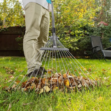 Грабли веерные стальные Palisad, 190 - 520 х 1200 - 1500 мм, 15 зубьев, раздвижные, стальной черенок, 6175655 купить в Нефтеюганске
