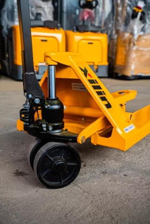 Тележка гидравлическая 2500 кг 1150 мм полиуретановые колеса XILIN DF-III 1005149 купить в Нефтеюганске