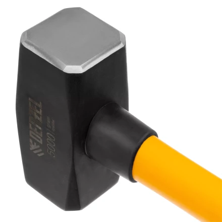 Кувалда 5000 г, кованая, фибергласовая  рукоятка c TPR покрытием, 880 мм Denzel 11024 купить в Нефтеюганске