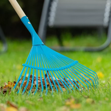 Грабли веерные стальные Palisad, 430 х 1550 мм, 22 плоских зуба, лакированный черенок, Luxe, 617885 купить в Нефтеюганске