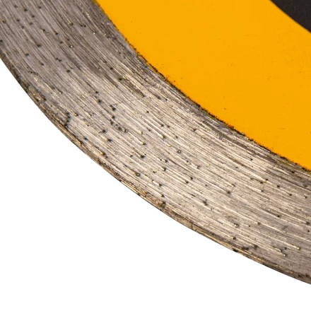 Диск алмазный отрезной 115 х 22,2 мм, сплошной, супертонкий, горячий пресс, мокрое резание// Denzel 73043 купить в Нефтеюганске