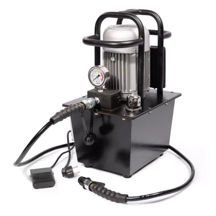 Насосная гидравлическая станция КВТ ПМЭ-7100 объем маслобака 10.0 л (230 В/50 Гц) (91798) купить в Нефтеюганске