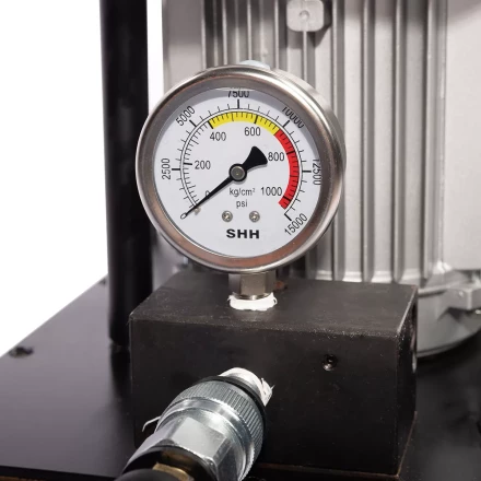 Насосная гидравлическая станция КВТ ПМЭ-7100 объем маслобака 10.0 л (230 В/50 Гц) (91798) купить в Нефтеюганске