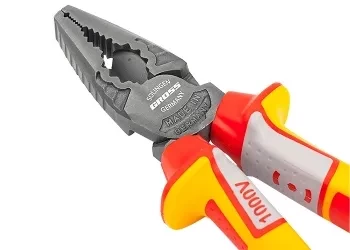 Плоскогубцы комбинированные, диэлектрические трехкомпонентные рукоятки до 1000 В, 180 мм GROSS 16989 купить в Нефтеюганске