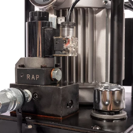 Насосная гидравлическая станция КВТ ПМЭ-7100У объем маслобака 10.0 л с удержанием (230 В/50 Гц) (91799) купить в Нефтеюганске