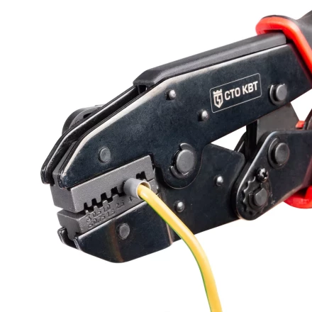 Пресс-клещи КВТ СТО+9 с 9 матрицами МПК для опрессовки разъемов, втулочных, изолированных и неизолированных наконечников (набор) (90778) купить в Нефтеюганске