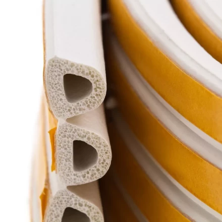 Уплотнитель резиновый, 24 м, профиль &quot;D&quot;, белый Сибртех 88903 купить в Нефтеюганске