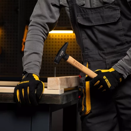 Молоток слесарный, 300 г Denzel, кованый квадратный боек, буковая рукоятка, 10427 купить в Нефтеюганске