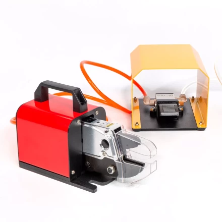 Пресс-клещи пневматические КВТ ПКП-01 для опрессовки наконечников и разъемов матрицами МПК (85396) купить в Нефтеюганске