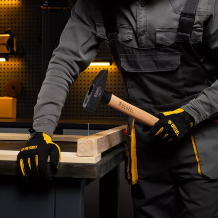 Молоток слесарный, 1000 г Denzel, кованый квадратный боек, буковая рукоятка 10437 купить в Нефтеюганске