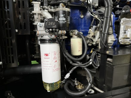 Дизельный генератор Vektor AD-100Y-T400 в шумозащитном кожухе купить в Нефтеюганске