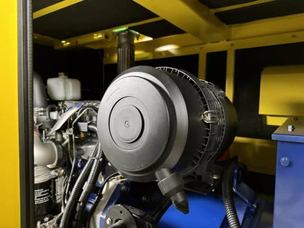 Дизельный генератор Vektor AD-100Y-T400 в шумозащитном кожухе купить в Нефтеюганске