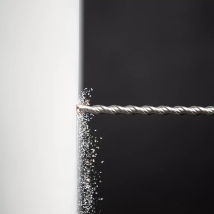 Бур по бетону Denzel, 10 x 210 мм, двойная спираль, три пылеотводящие кромки, 705017 купить в Нефтеюганске