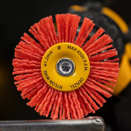 Щетка для дрели Denzel, 65 мм, Плоская, со шпилькой, нейлоновая щетина, 74433 купить в Нефтеюганске