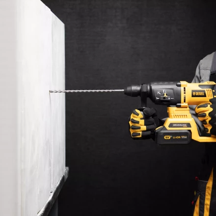 Бур по бетону Denzel, 10 x 260 мм, двойная спираль, три пылеотводящие кромки, 705018 купить в Нефтеюганске