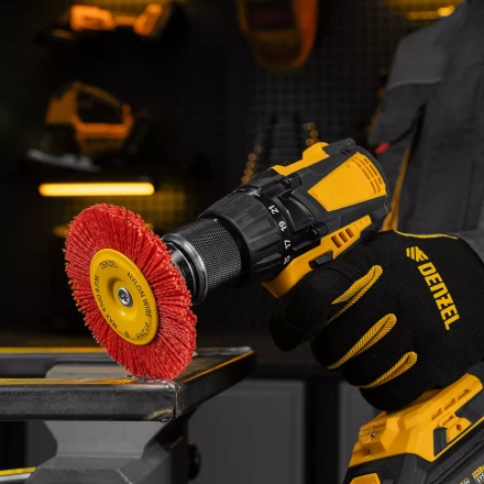 Щетка для дрели Denzel, 100 мм, Плоская, со шпилькой, нейлоновая щетина, 74434 купить в Нефтеюганске