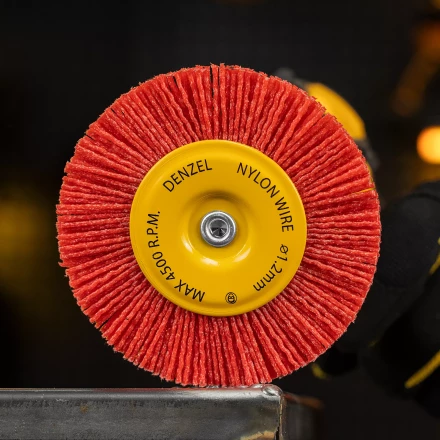 Щетка для дрели Denzel, 100 мм, Плоская, со шпилькой, нейлоновая щетина, 74434 купить в Нефтеюганске