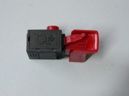 Выключатель FA2-4/1 BEK 4(4)A 250V~ 5E4 V000-000-677 купить в Нефтеюганске