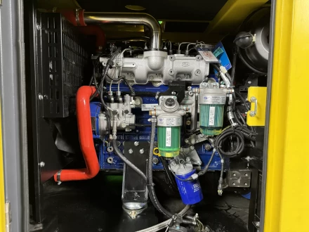 Дизельный генератор Vektor AD-70Y-T400 в шумозащитной кожухе купить в Нефтеюганске