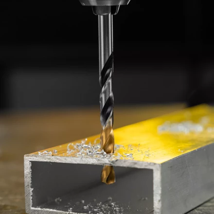 Сверло спиральное по металлу 6 x 93мм, Р6М5, Golden Tip, многогранная заточка Denzel 718278 купить в Нефтеюганске